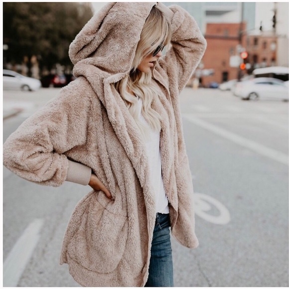 Cozy Sherpa in tan - Picture 2 of 6